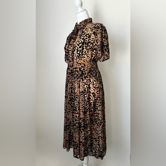 IVY CITY CO Anna Embossed Leopard Print Short Sleeve Midi Dress NWT Size Large - Picture 6 of 12